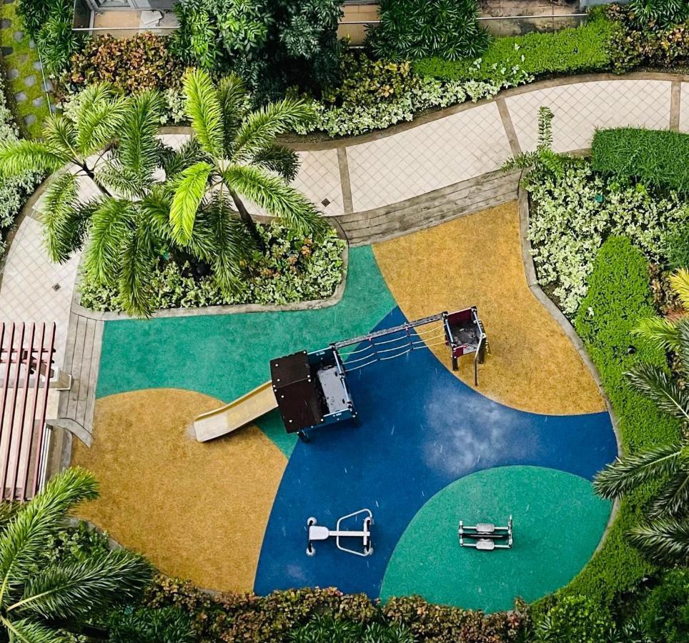 One Palm Tree Villas Short Walk Via Runway Manila Naia T3 Pasay Extérieur photo